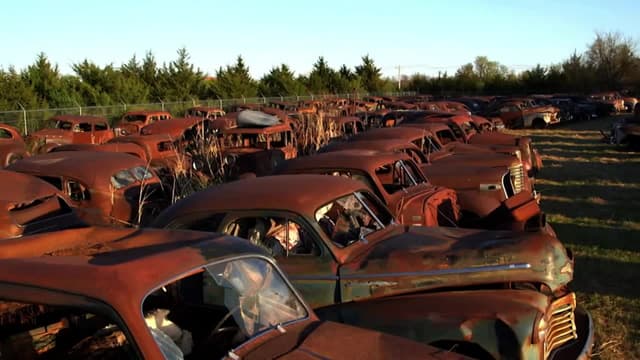 S01:E08 - Junk Yard Gems