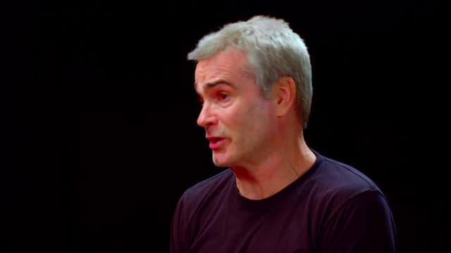 S04:E08 - Henry Rollins Channels His Anger at Spicy Wings