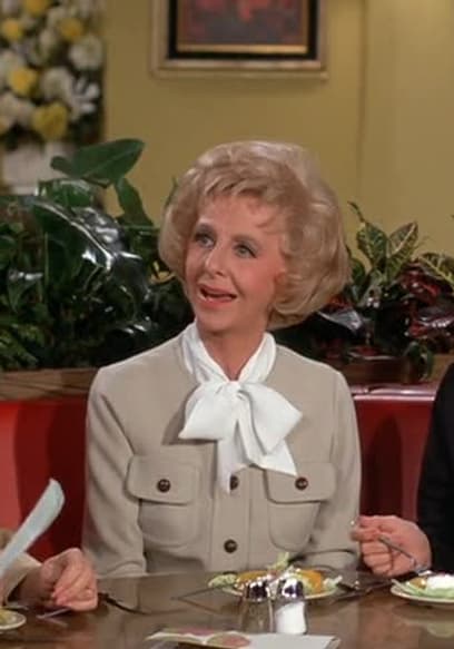 S05:E23 - Goodbye, Mrs. Hips poster