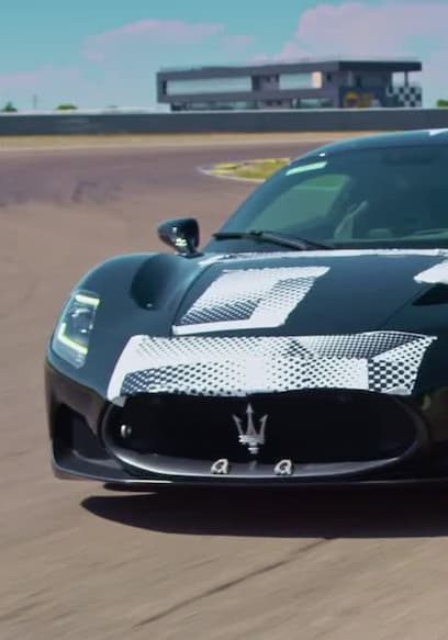 S02:E03 - Maserati MC20 poster