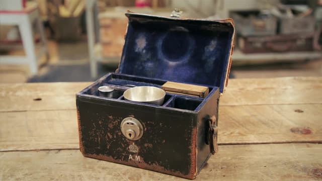 S05:E37 - Tiffany Till, Dolls House, Communion Box