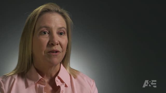 S08:E09 - Ellen & Gloria