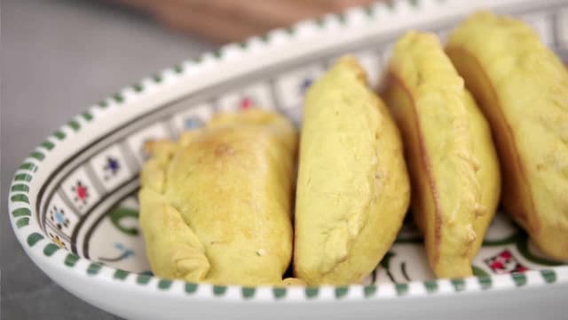 S02:E05 - Cuban and Jamaican Street Food