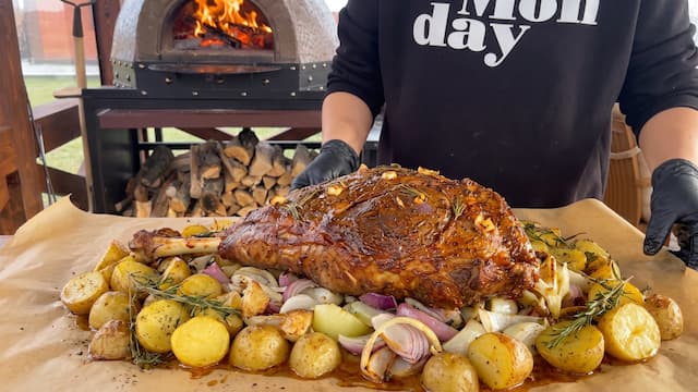 S01:E07 - Clay Lamb and Open Fire Feast
