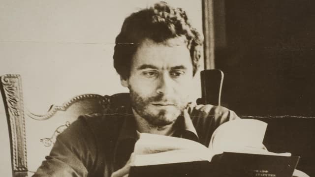 S01:E01 - Ted Bundy