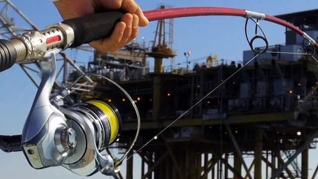 S02:E15 - Killer Fishing at an Offshore Oil Rig: Louisiana