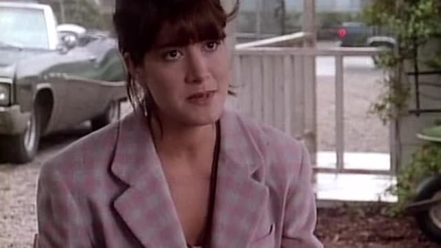 S14:E12 - Call Waiting