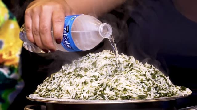 S01:E06 - Trip to Greece: Pasta & Muscles