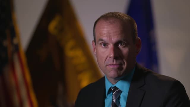 S01:E06 - Murder in a Wisconsin Field