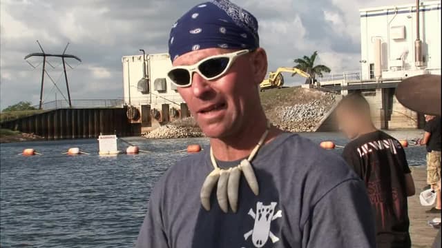 S01:E01 - Alligator Rampage