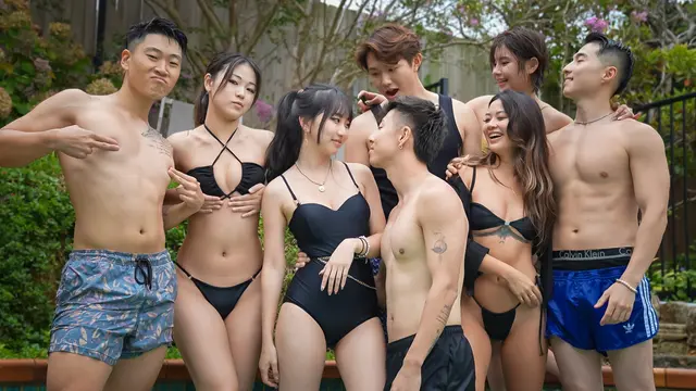 S01:E02 - Asian Singles Stuck in a Beach House for 72 Hours