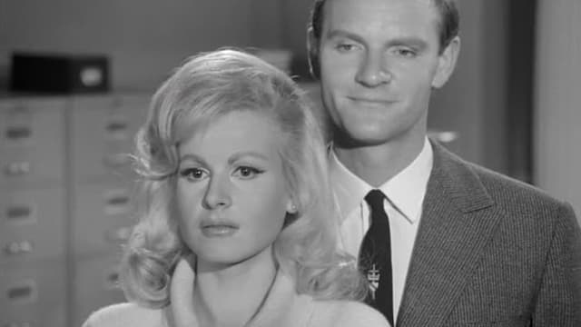 S04:E12 - Two's a Crowd