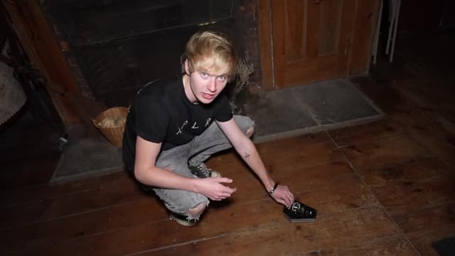 S03:E01 - The Conjuring House