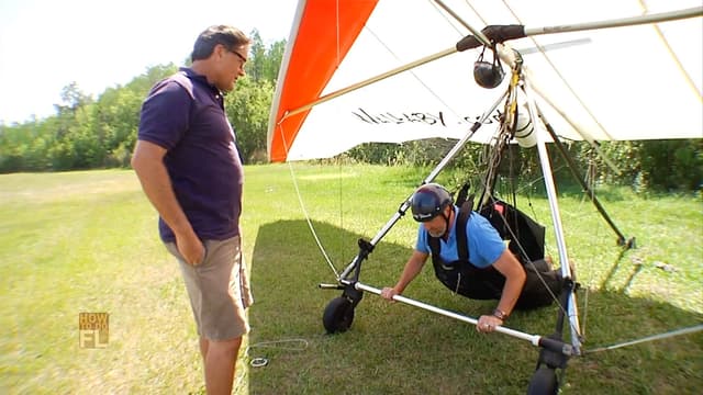 S03:E06 - How to Do Hang Gliding and Houseboating