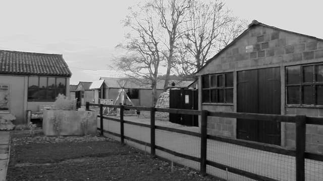 S03:E10 - Eden Camp Museum