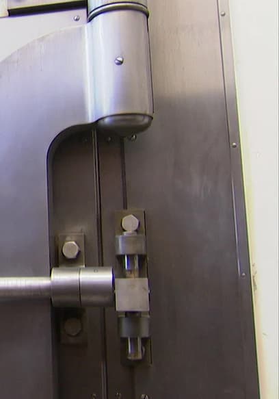 S15:E19 - Keep Out poster
