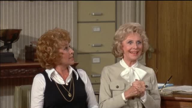 S06:E06 - Lucy Gives Eddie Albert the Old Song and Dance