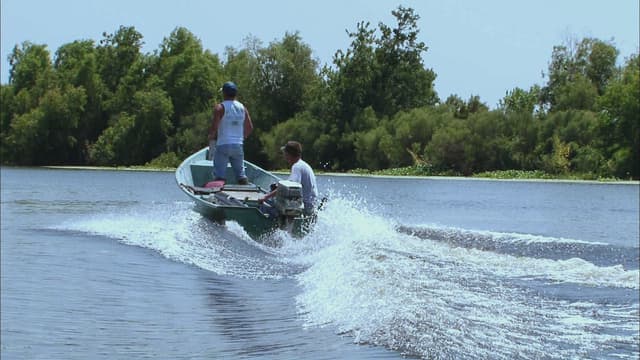 S02:E14 - Two Captains, One Family