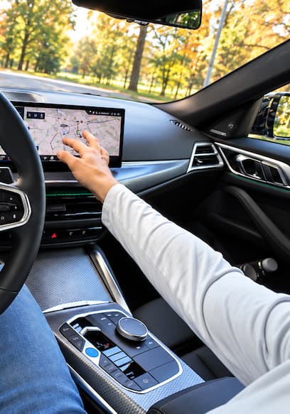 S01:E04 - BMW i4 eDrive40: Electric Without Losing the 4 Series Feel poster