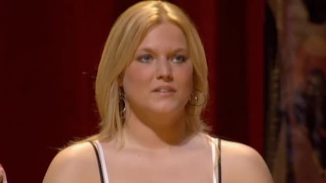 S09:E01 - 18 Chefs Compiten