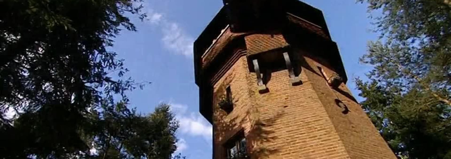 Watch Build a New Life in the Country S03:E01 - Norfolk Water Tower ...