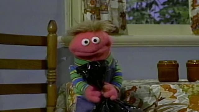 S24:E02 - Snuffy Organizes the Snuffketeers