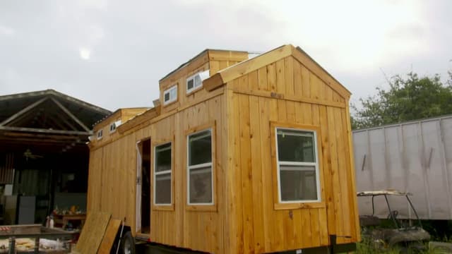 S04:E06 - Tiny Elevated Haven