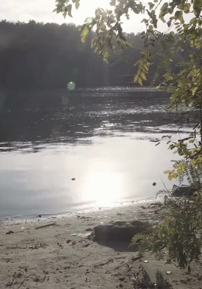 S01:E07 - Lakeside Retreat poster