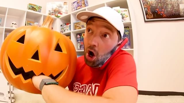 S01:E10 - Our House Is Haunted! - Family Halloween Special