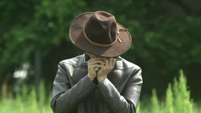 S01:E10 - Juggler Dies