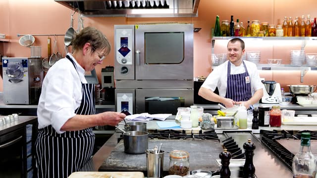 S08:E23 - Wales Main