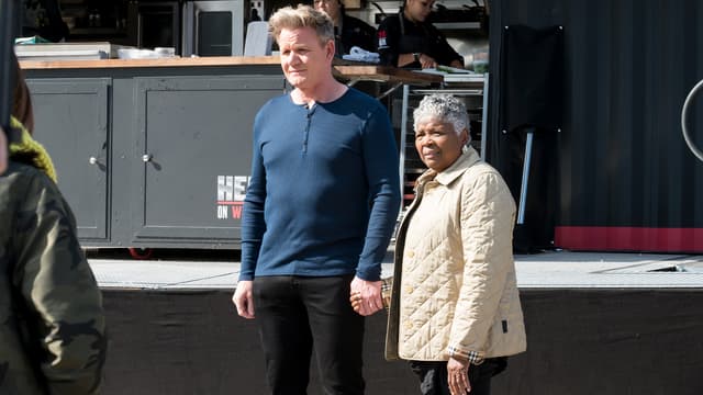 S03:E06 - Southern Kitchen