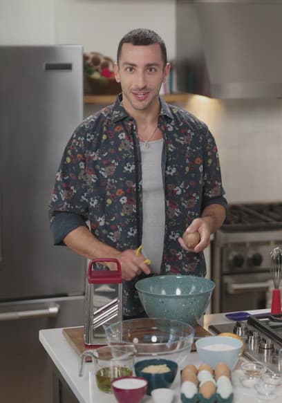 S01:E09 - Soupless Chicken Soup & Carrot Sweet Potato Cake poster