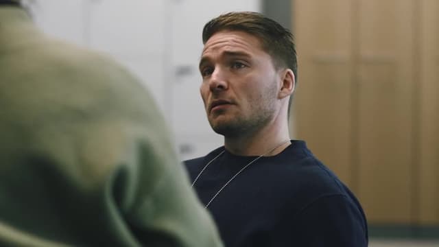 S01:E04 - The Iron Triangle