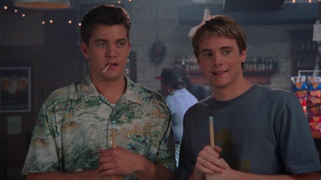 S03:E319 - S03:E19 - Stolen Kisses