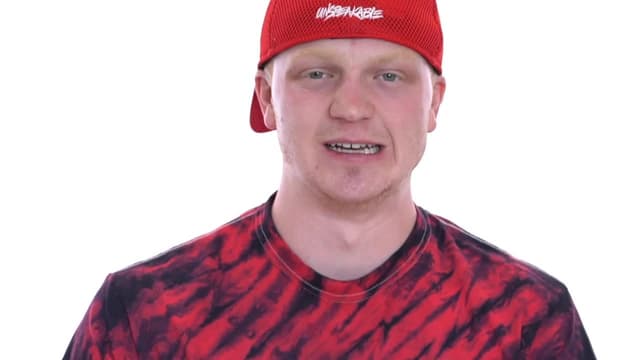 S09:E07 - 'Never Have I Ever' Challenge