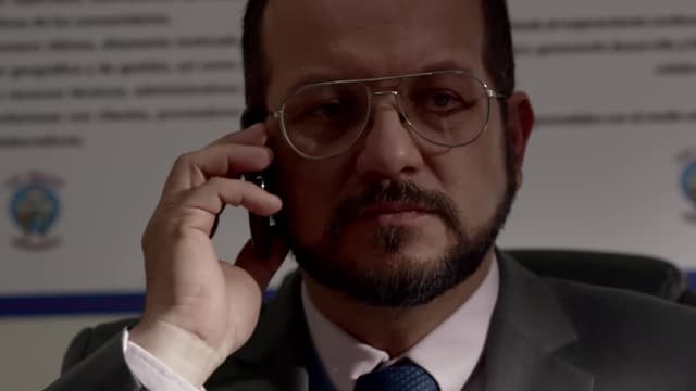 S01:E46 - Atomos Volando