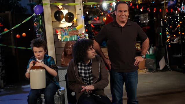 S02:E13 - Extreme Sixteen