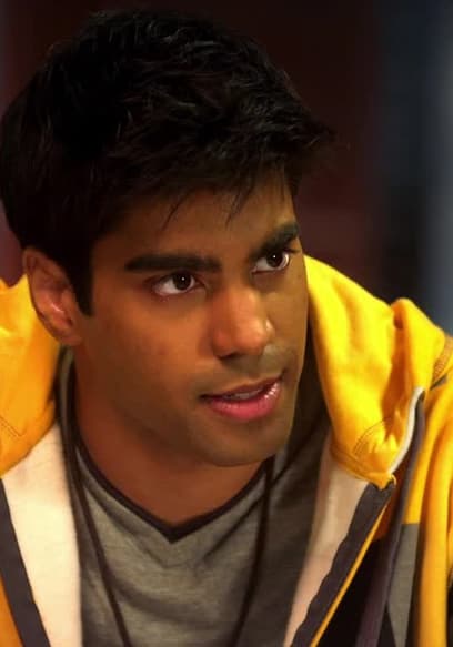 Watch Degrassi: The Next Generation S10:E190 - What a Girl Wants (Pt. 2 ...