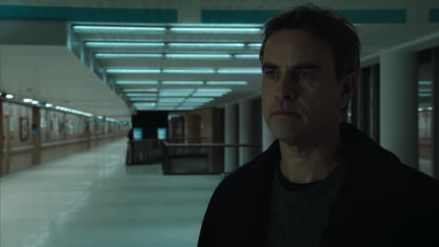 S02:E01 - The Child