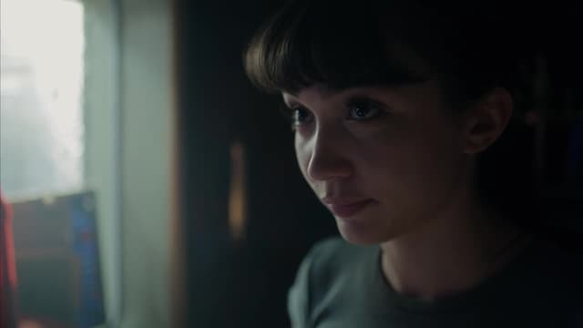 S04:E01 - Snakes in the Garden