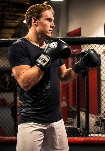 Póster de S01:E04 - This UFC Coach Destroyed My Ego Fast!