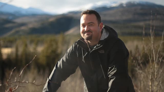 S01:E08 - Sarah and Sarah With James