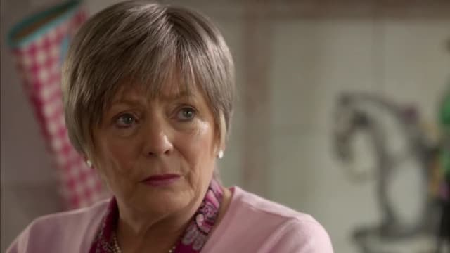 S01:E01 - Huge Weekend for the Paradise Family