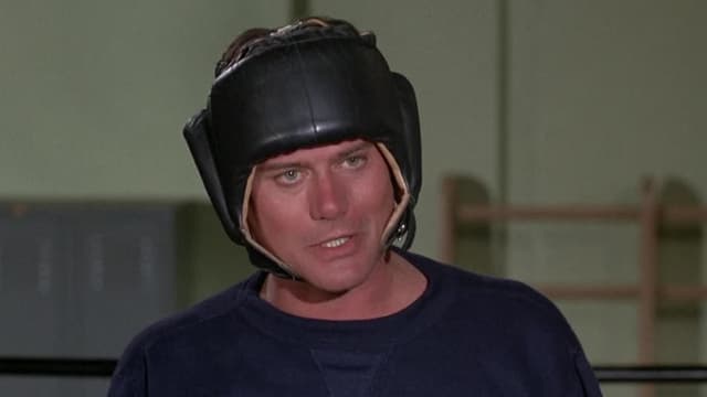 S04:E07 - The Strongest Man in the World