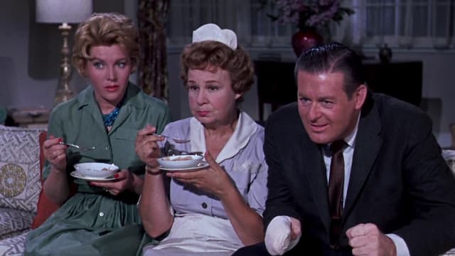 S01:E06 - What'll We Watch Tonight?