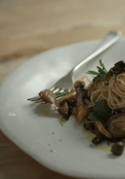 S01:E03 - Food Barn With Franck Dangereux poster
