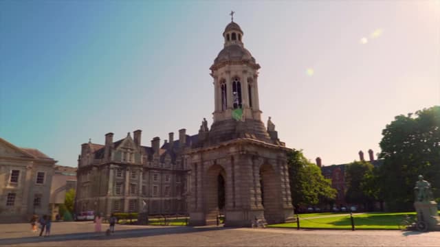 S03:E01 - Curious Dublin