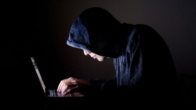 S01:E20 - World's Most Notorious Hacker