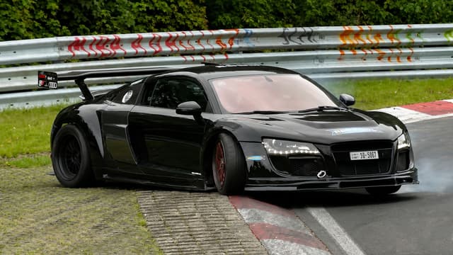 S01:E11 - Mechanical Failures on Nürburgring: Blown Engines, Leaks and Damaged Cars
